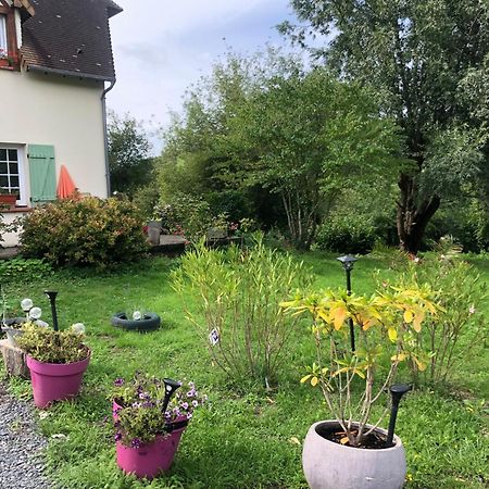 Grande Chambre Familiale Jaune Tout Bonnement Bien Putot-en-Auge Exteriér fotografie