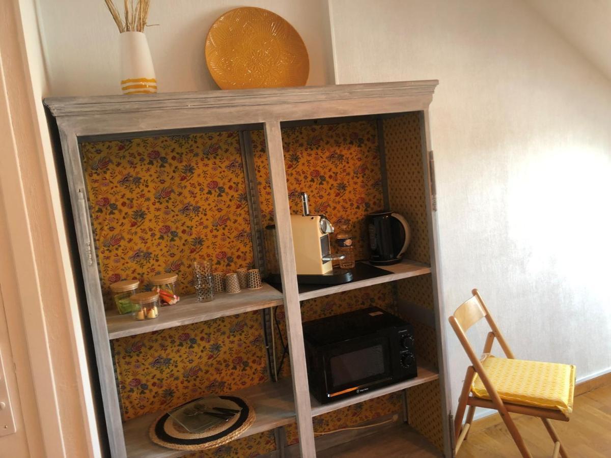 Grande Chambre Familiale Jaune Tout Bonnement Bien Putot-en-Auge Exteriér fotografie