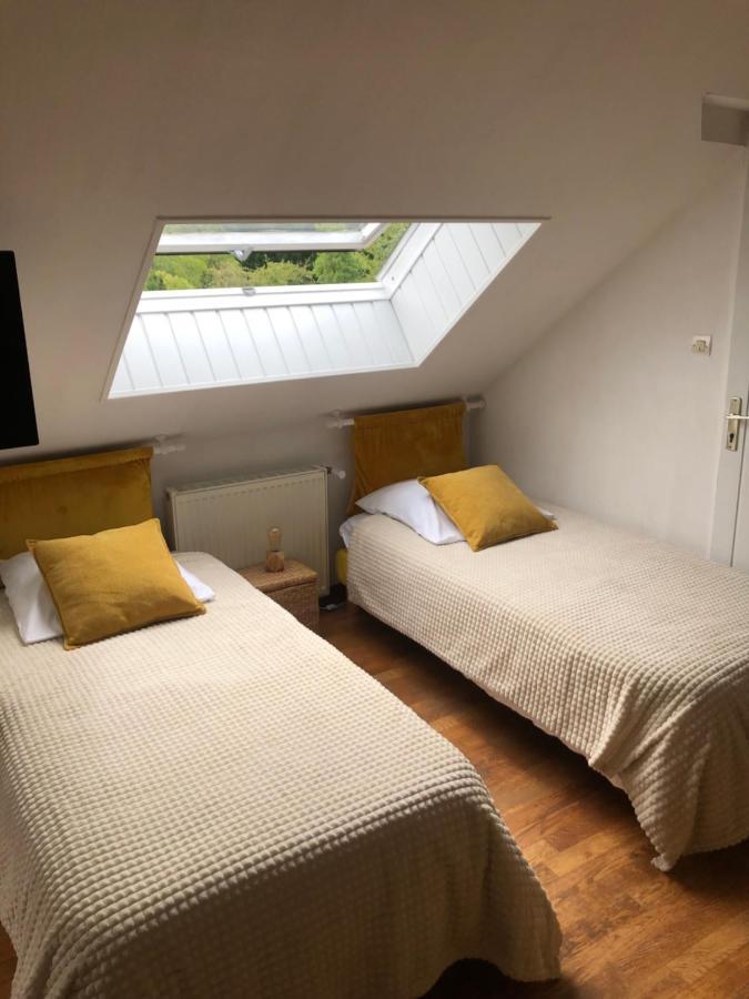 Grande Chambre Familiale Jaune Tout Bonnement Bien Putot-en-Auge Exteriér fotografie