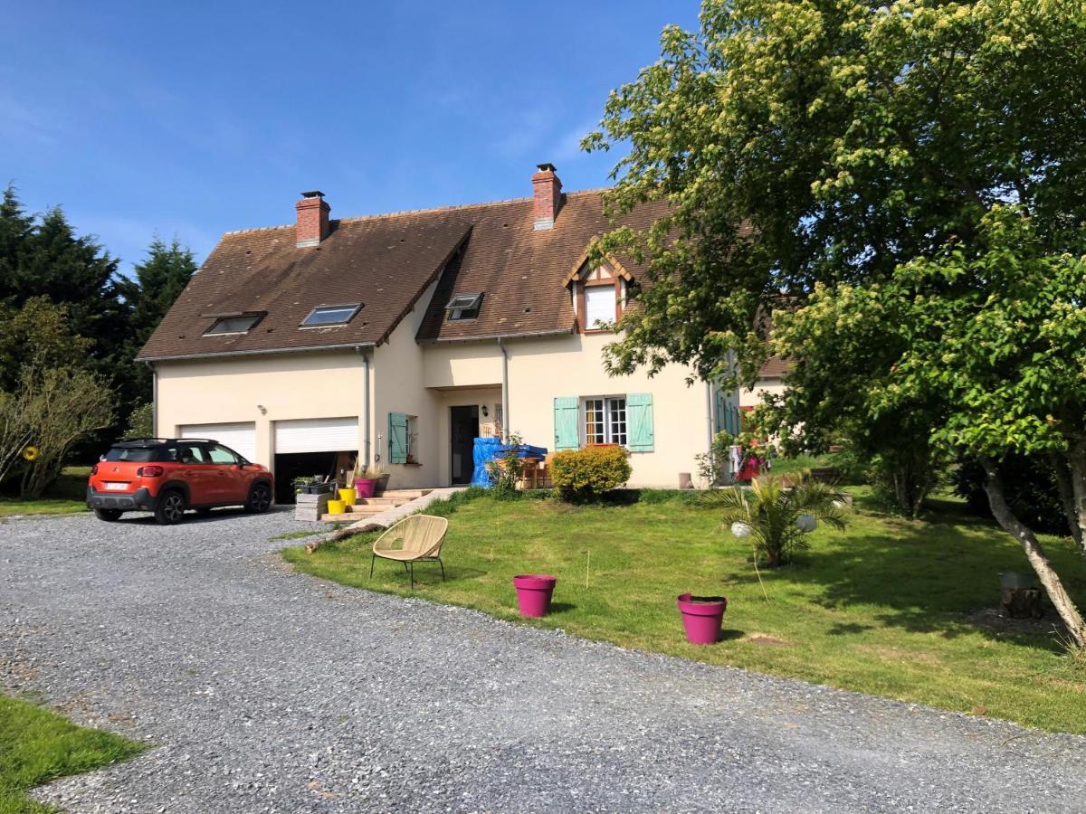 Grande Chambre Familiale Jaune Tout Bonnement Bien Putot-en-Auge Exteriér fotografie